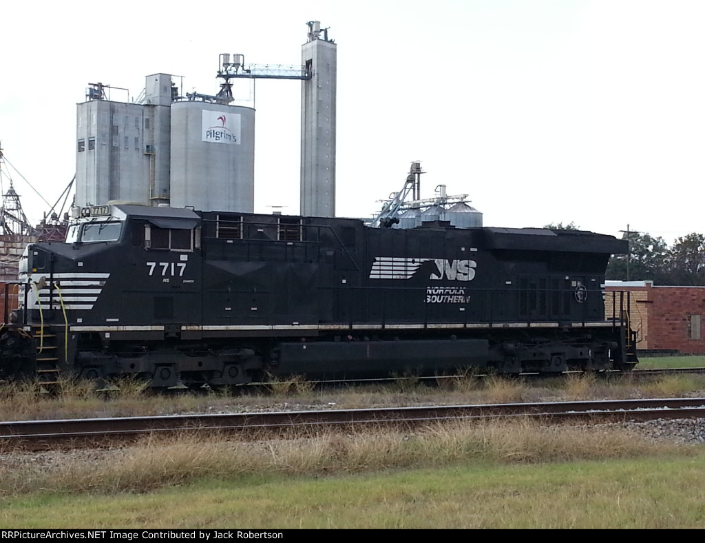NS 7717 ES44DC Locomotive