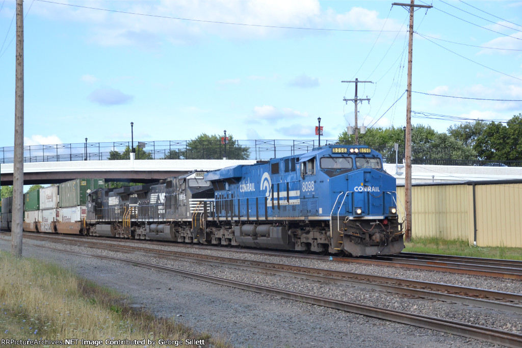 The Conrail Heritage unit makes an appearence on NS 294