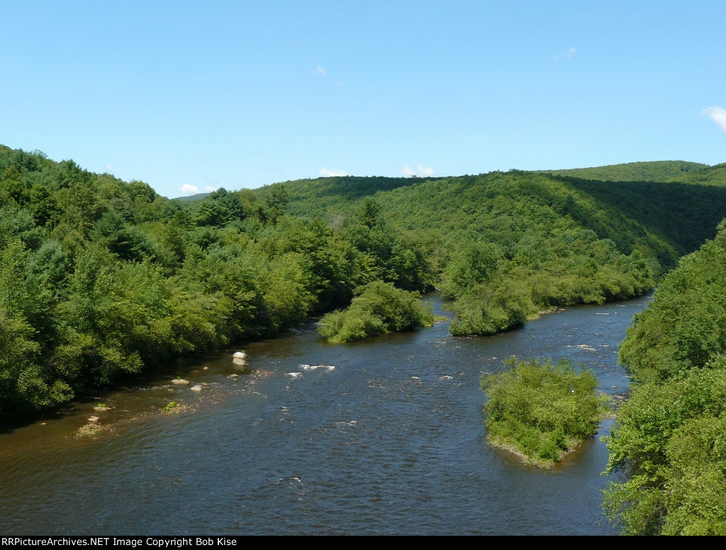 Lehigh River looking north