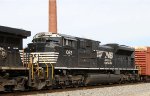 NS 1023 heads south on train 337