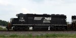 NS 3098 leads train 914 northbound