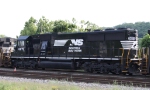 NS 6675 heads out on train 135