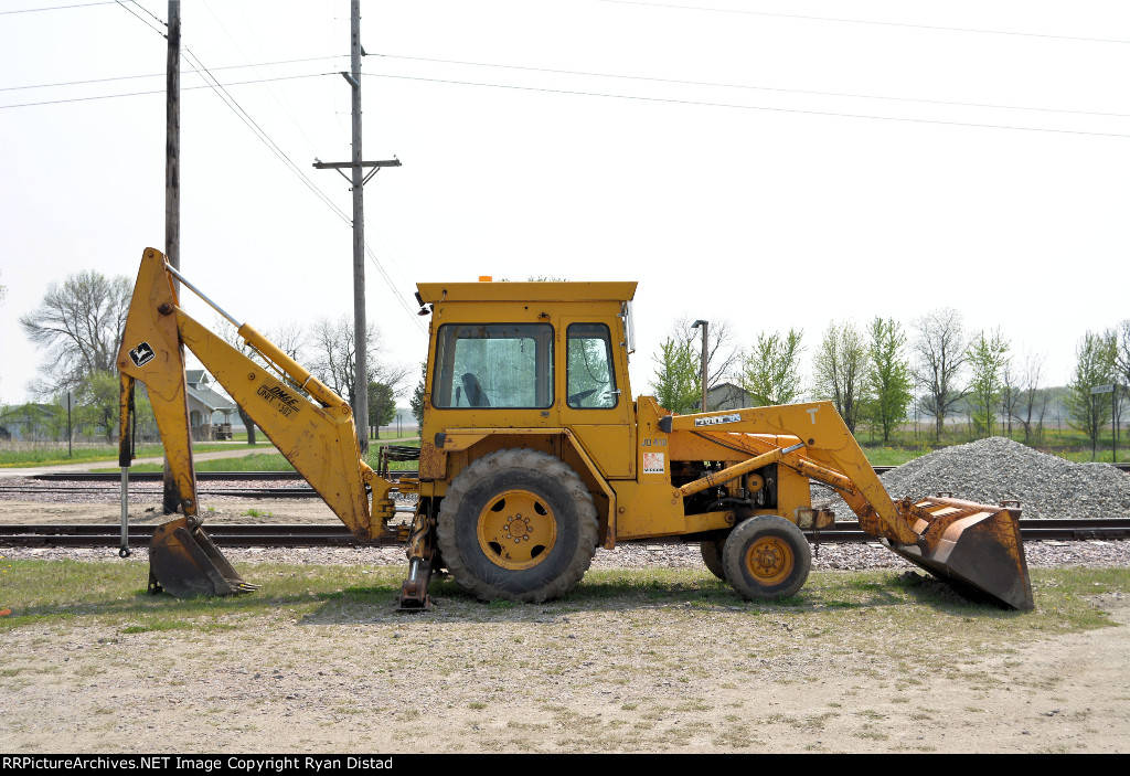 DM&E MOW Backhoe #502
