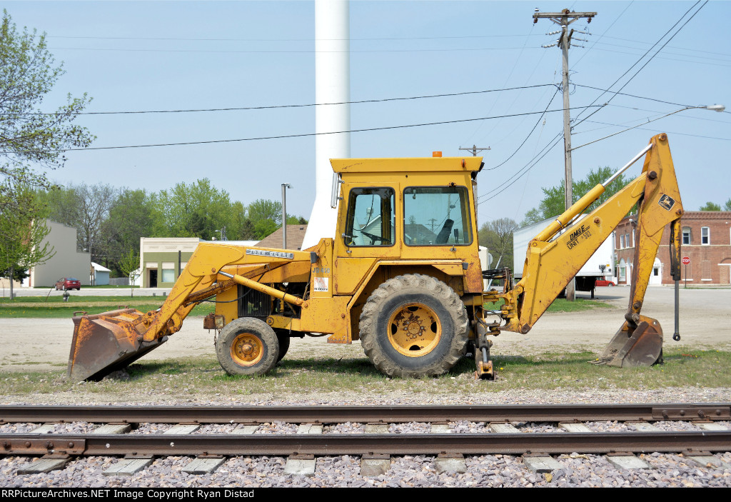 DM&E MOW Backhoe #502