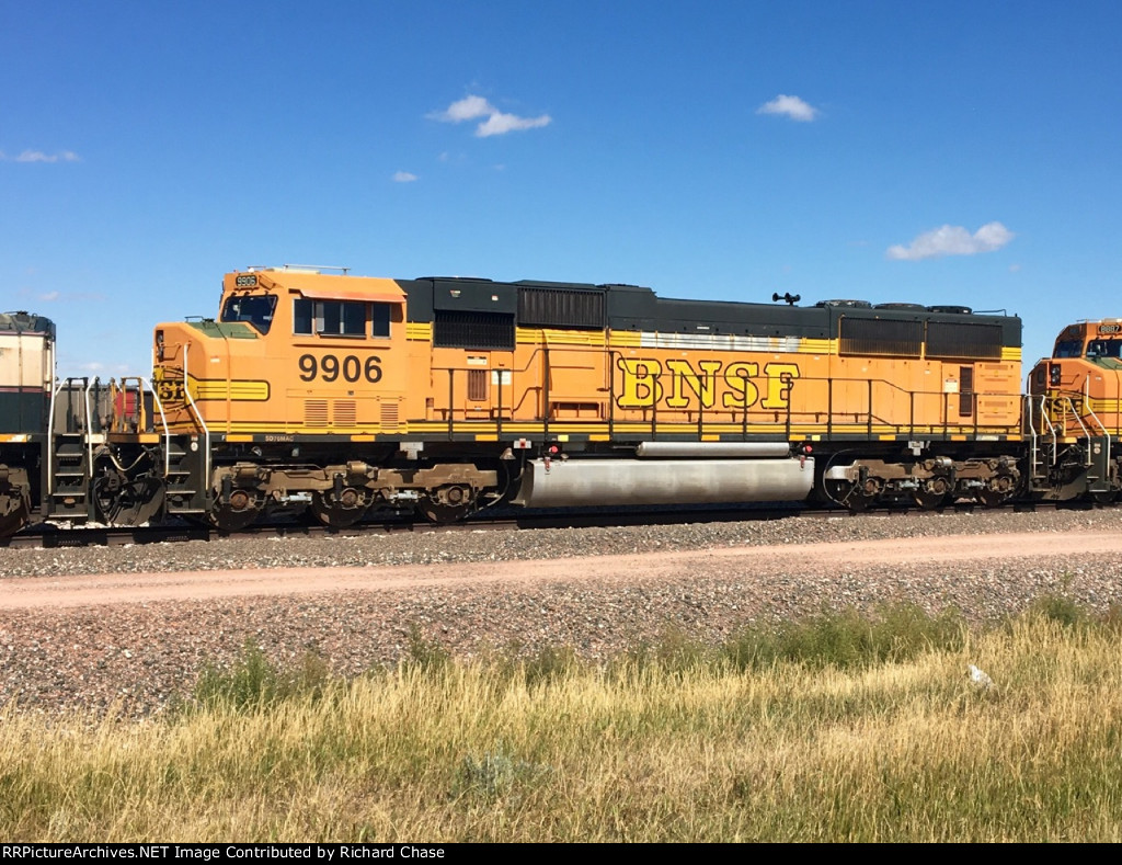BNSF 9906