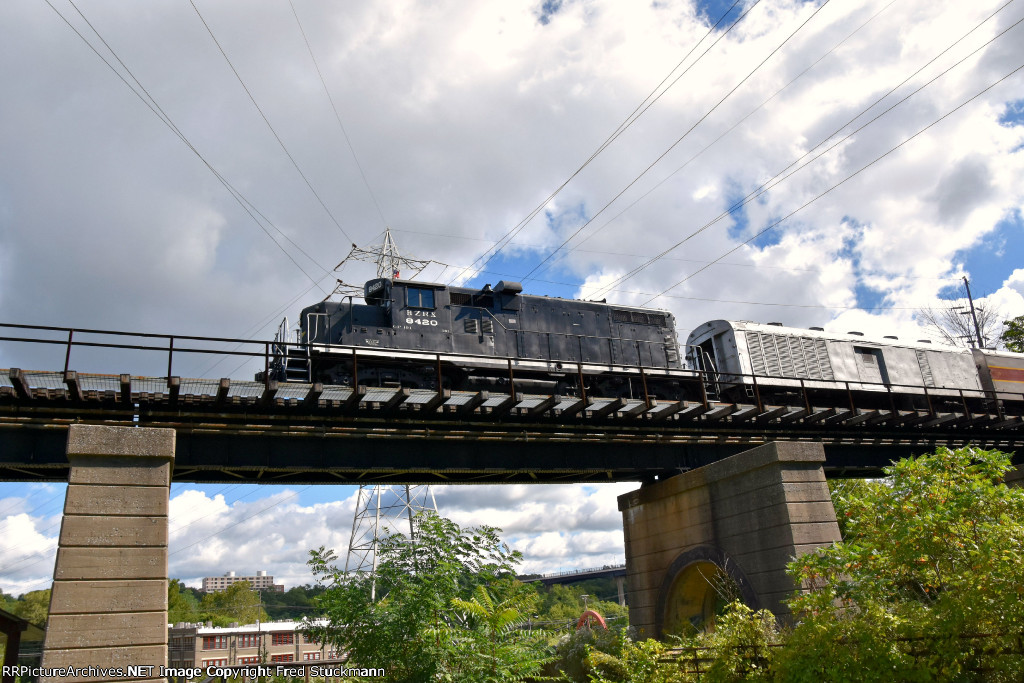 HZRX 8420 heads north.