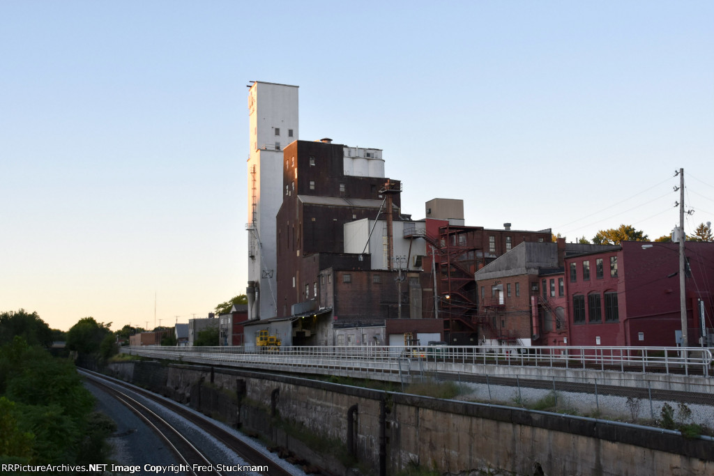 Another rail served business has closed it's doors.