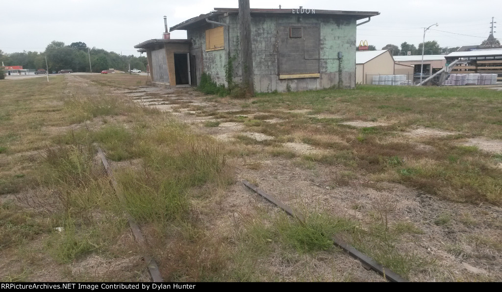 former RI Right-of-way & depot looking west