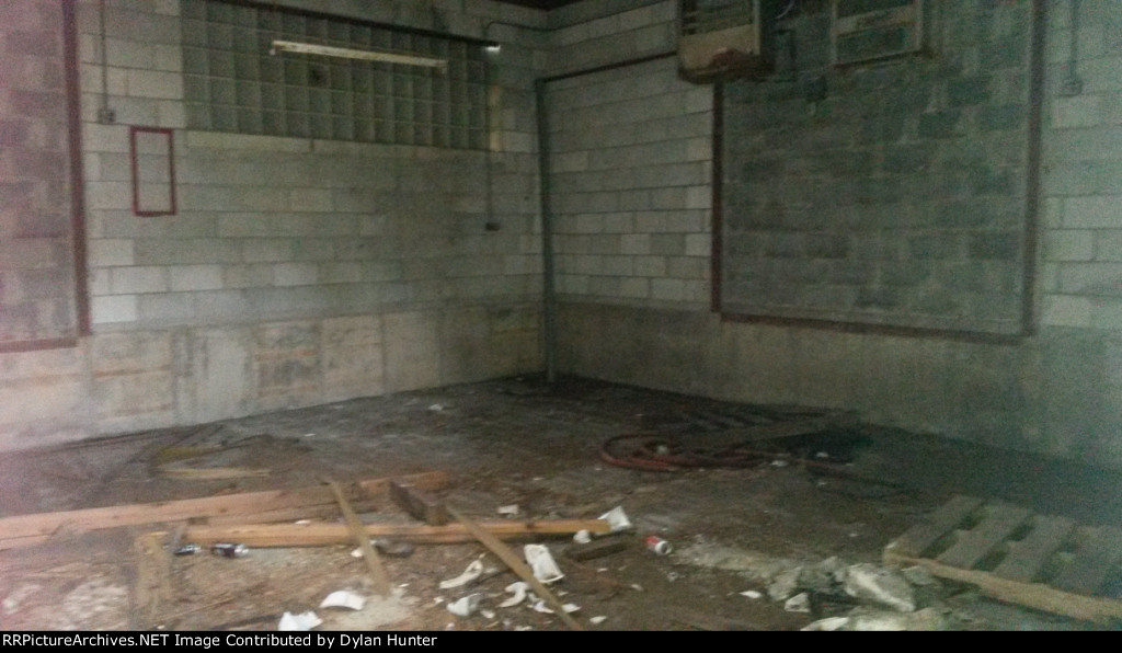 RI Edon depot inside