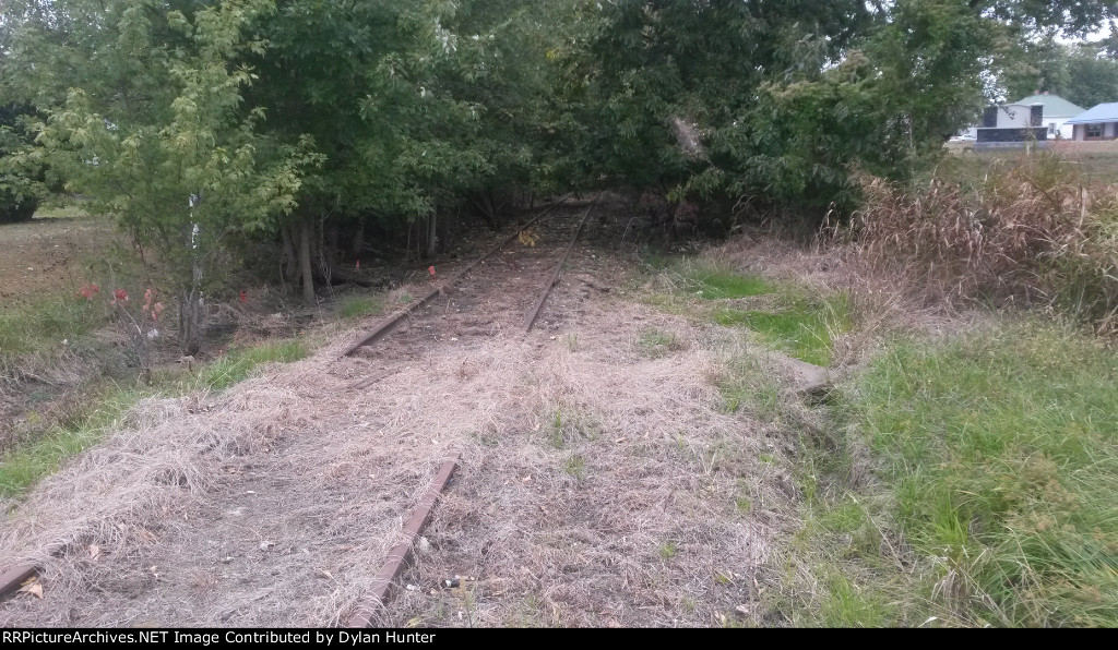 former RI ROW looking east at Grande Ave.
