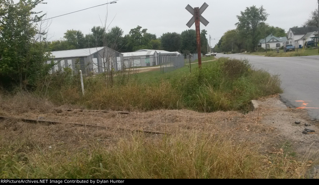 former RI Right-of-way & crossbuck looking east 