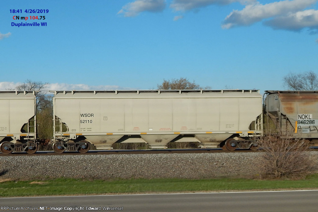 Grain empties hustling back to the WSOR northern division