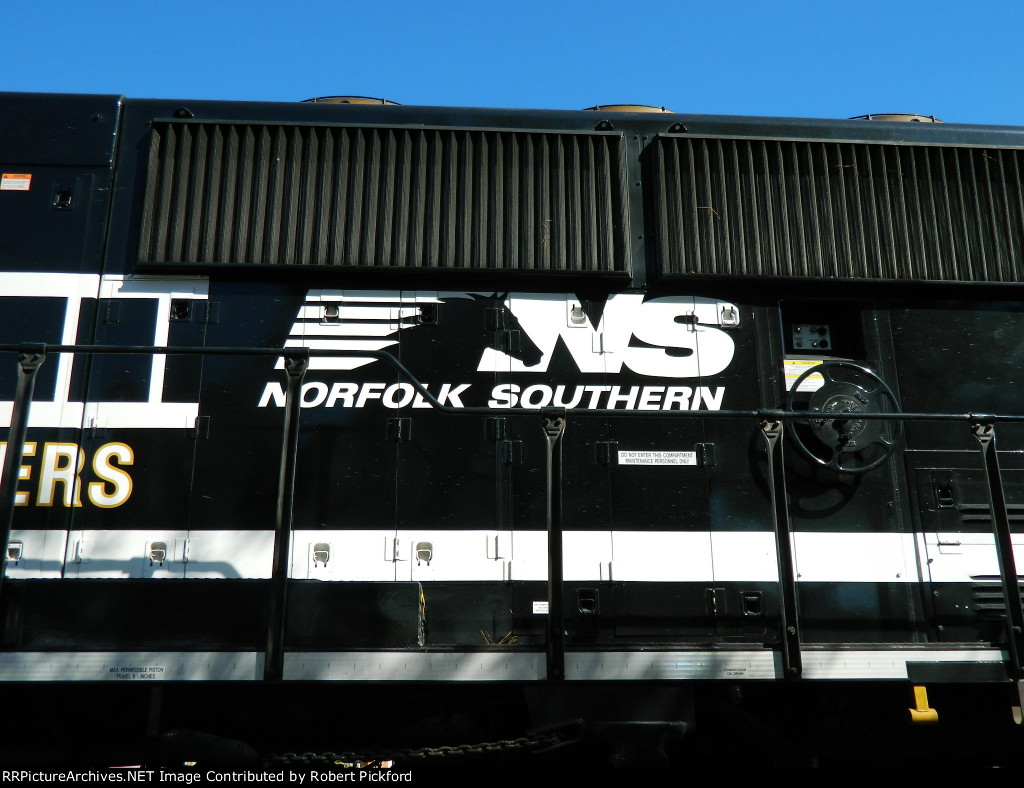 NS 911 (SD60E) "HONORING FIRST RESPONDERS UNIT"