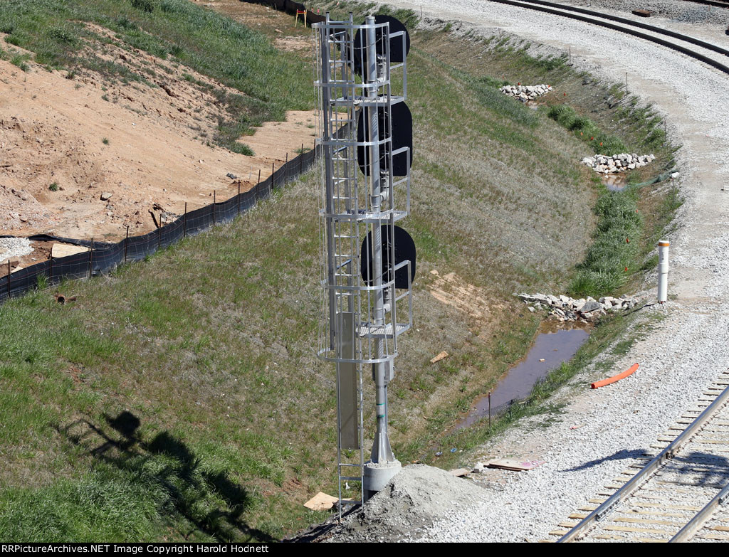 The new signal guarding the southbound approach to Boylan Junction