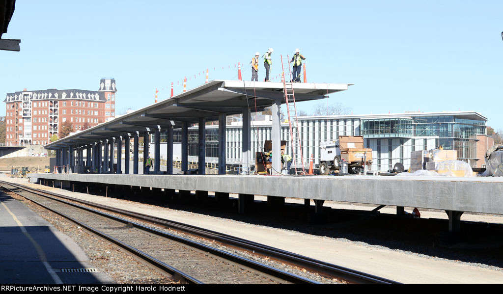 The platforms for the new station, which will be serviced by 2 tracks 