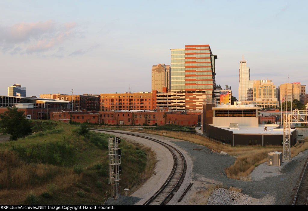 The new Union Station and shared NS / CSX track 