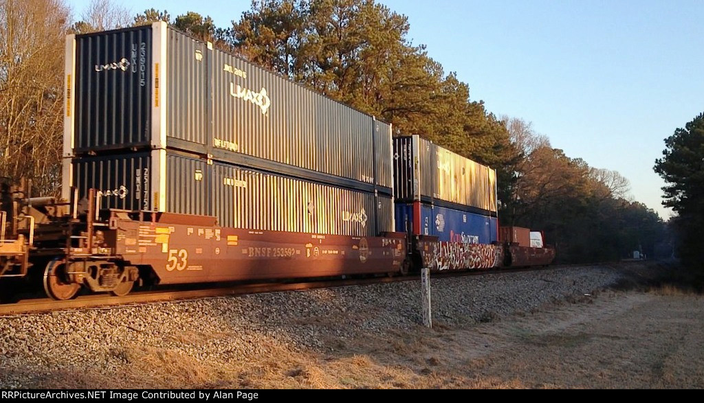 BNSF 253592 heading SB