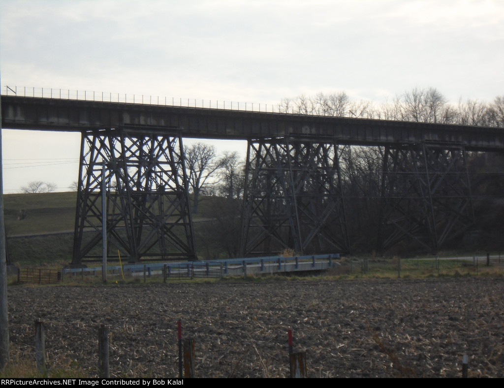 Media Trestle looking South