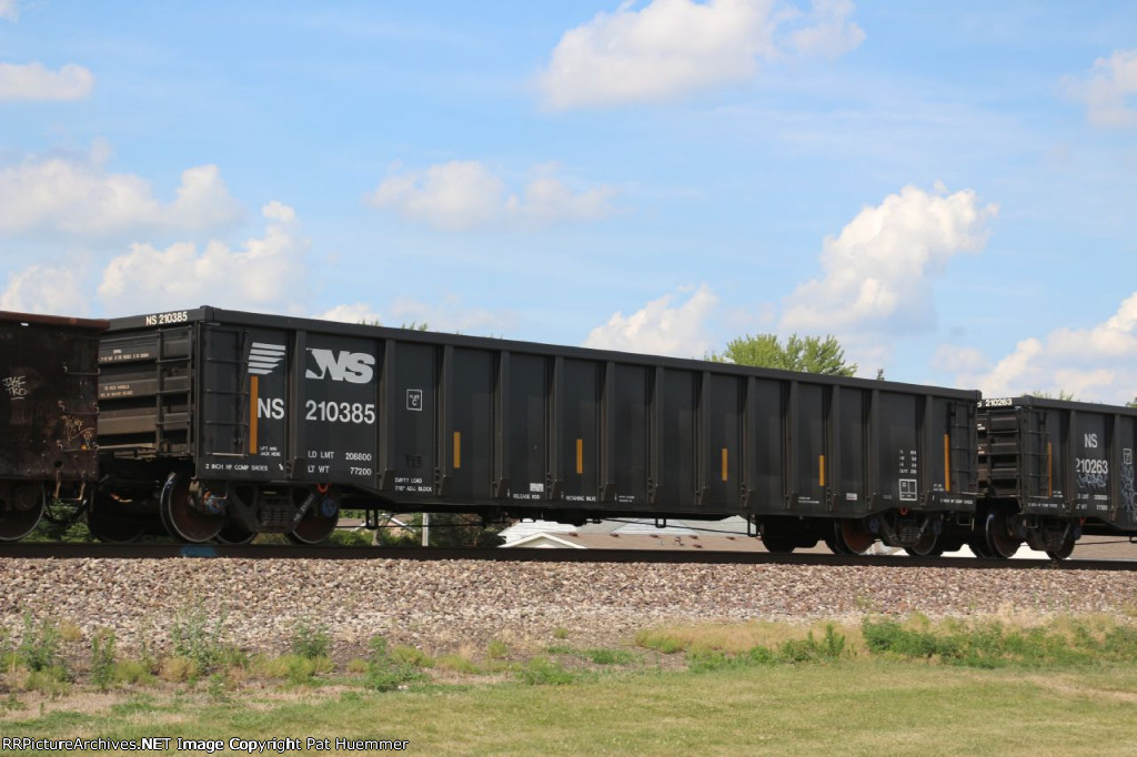NS 210385