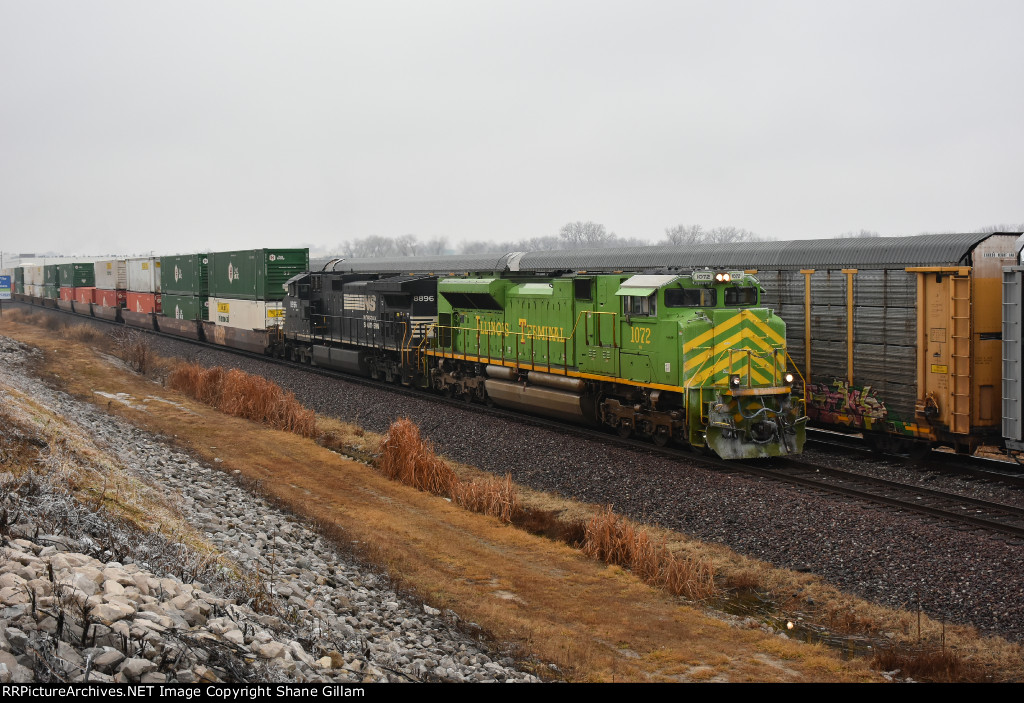 NS 1072 Screams east with Ns 223 on a cloudy cold day.