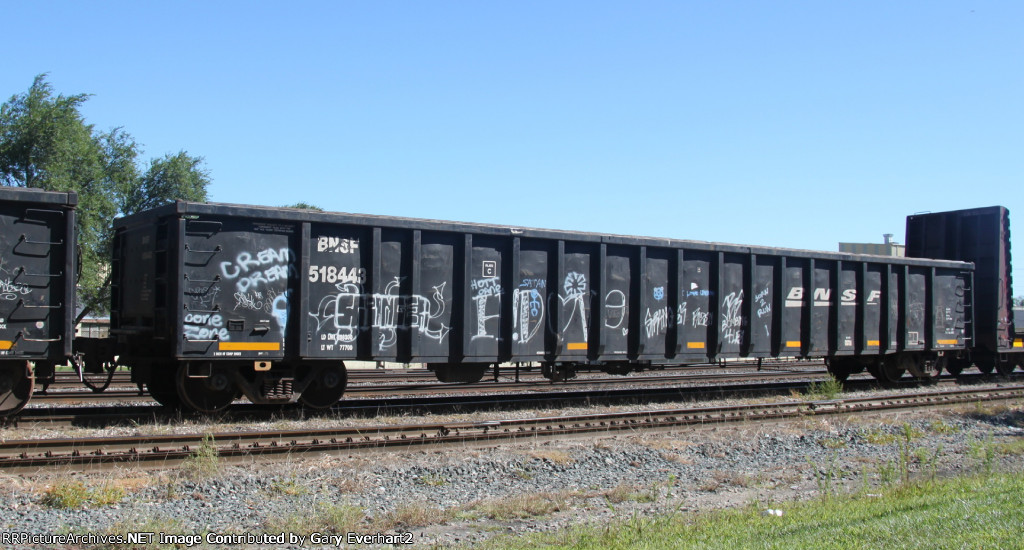 BNSF 518443 - Burlington Northern Santa Fe