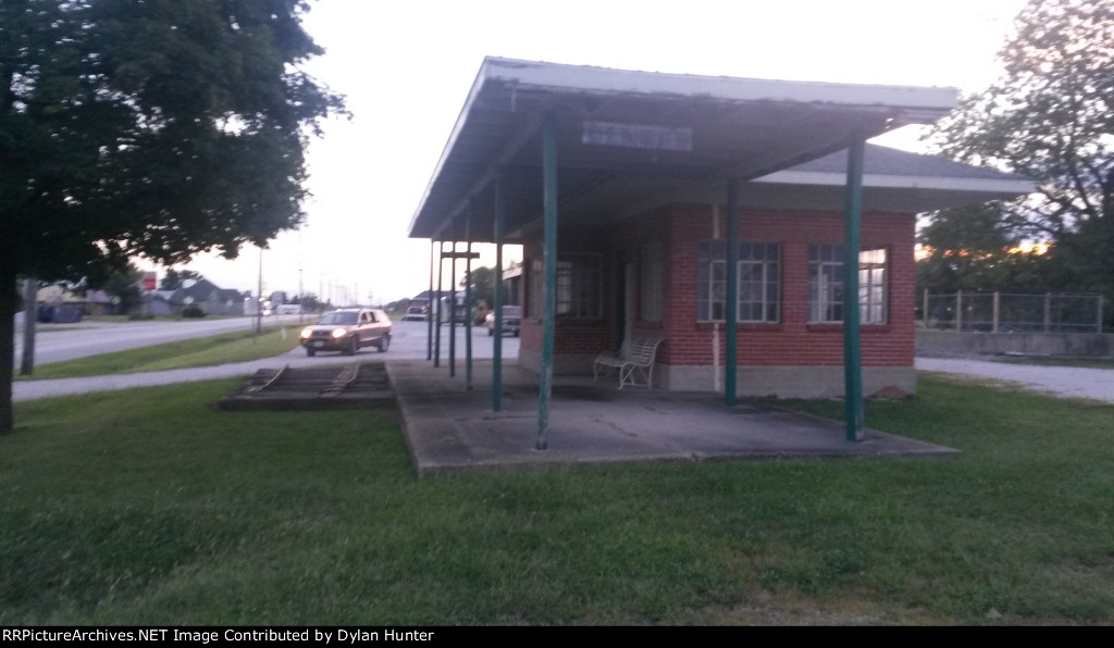 Former St Louis & Hannibal Shortline depot @ Center MO