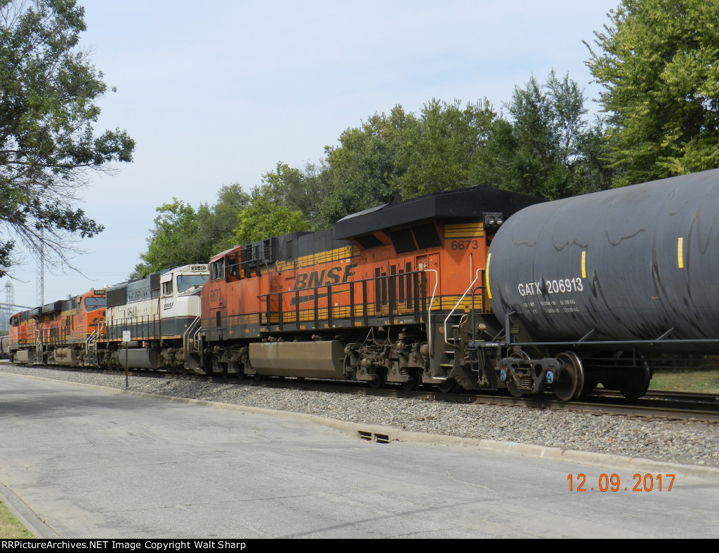 BNSF 6673