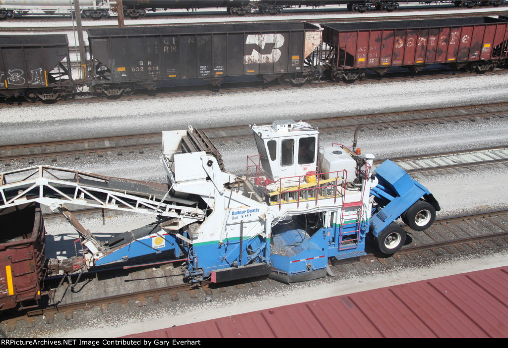 RCRX 147 - Balfour Beatty Ballast Cleaner