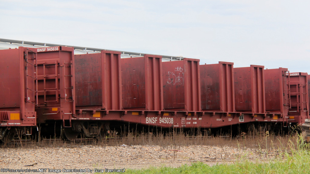 BNSF 945038 - Tie Service Car