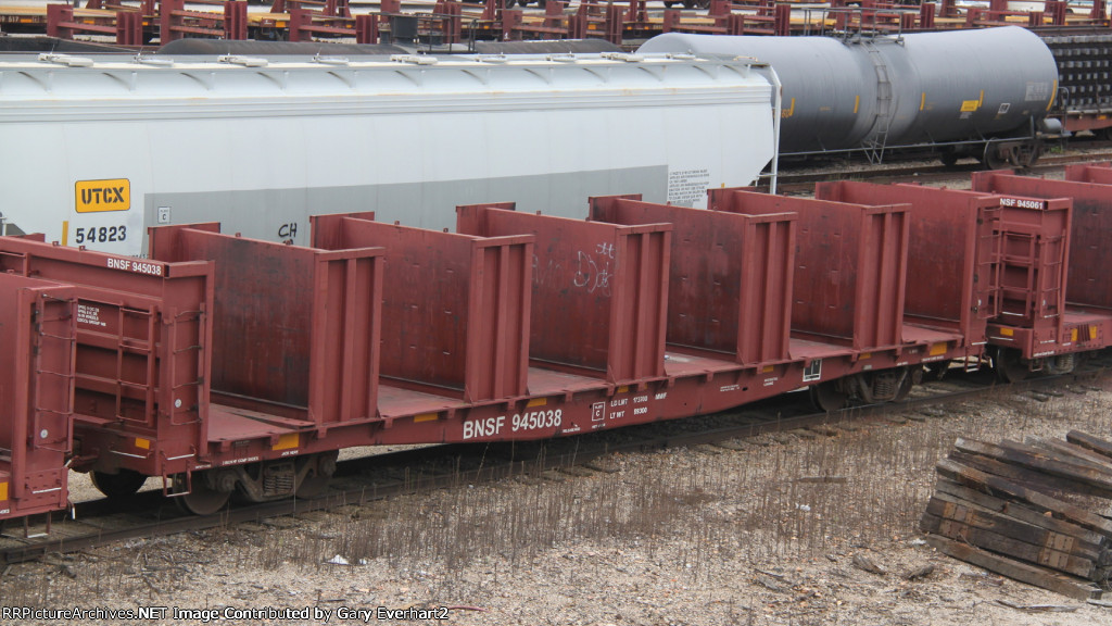 BNSF 945038 - Tie Service Car