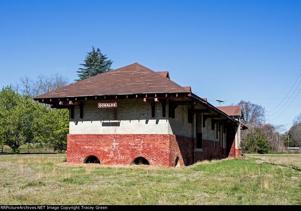 Abandoned P&N Rail Depot