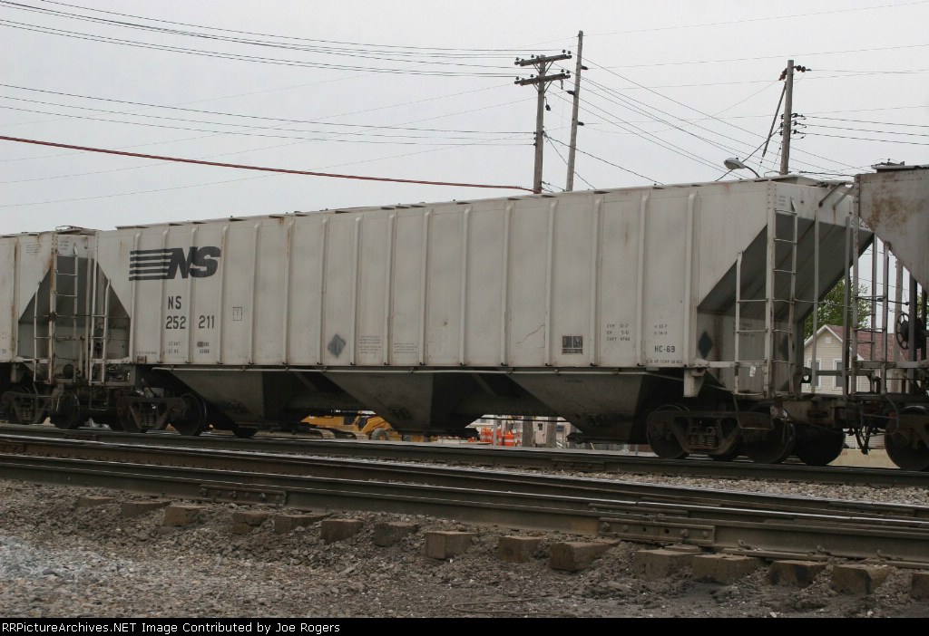 NS 252211
