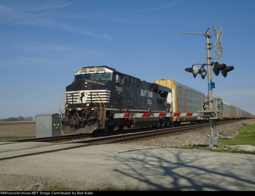 NS 7693 over the crossing