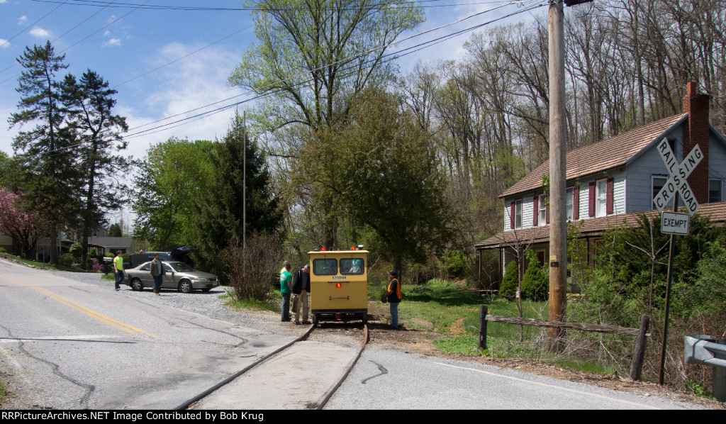 Unscheduled unloading stop in Tolna, PA - we offloaded the track jacks and crow bars back into a volunteer's car, so I hopped off the speeder to grab a few photos.