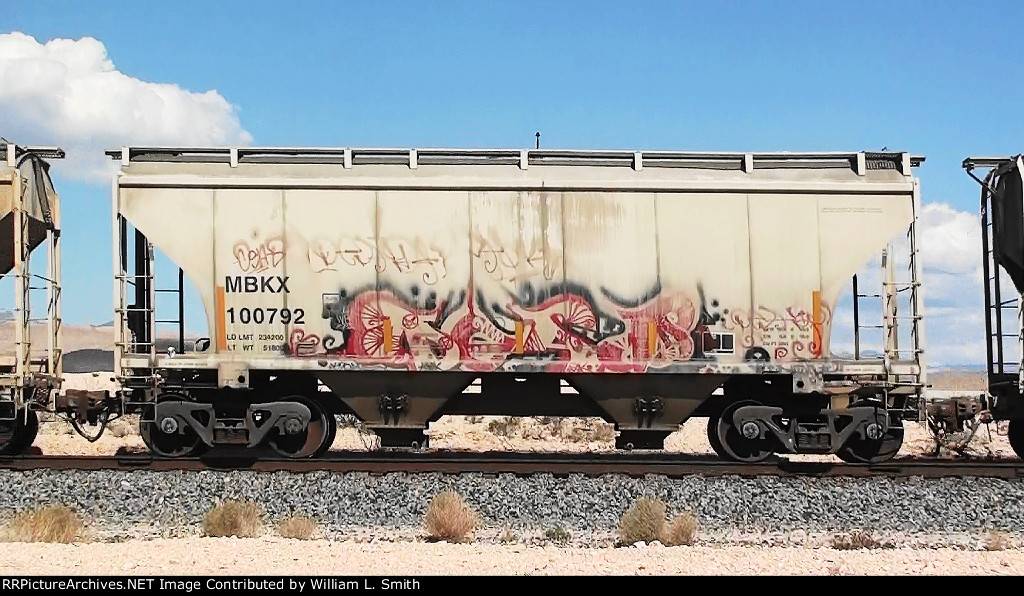   EB Unit Covered Hooper Frt at Erie NV -36