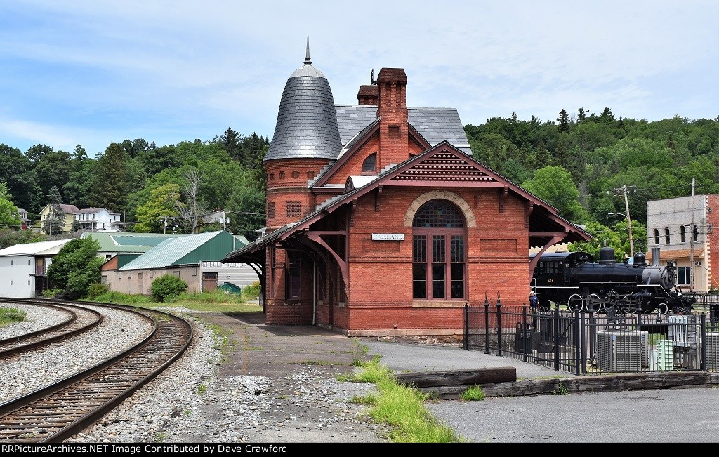 Former Oakland B&O Depot