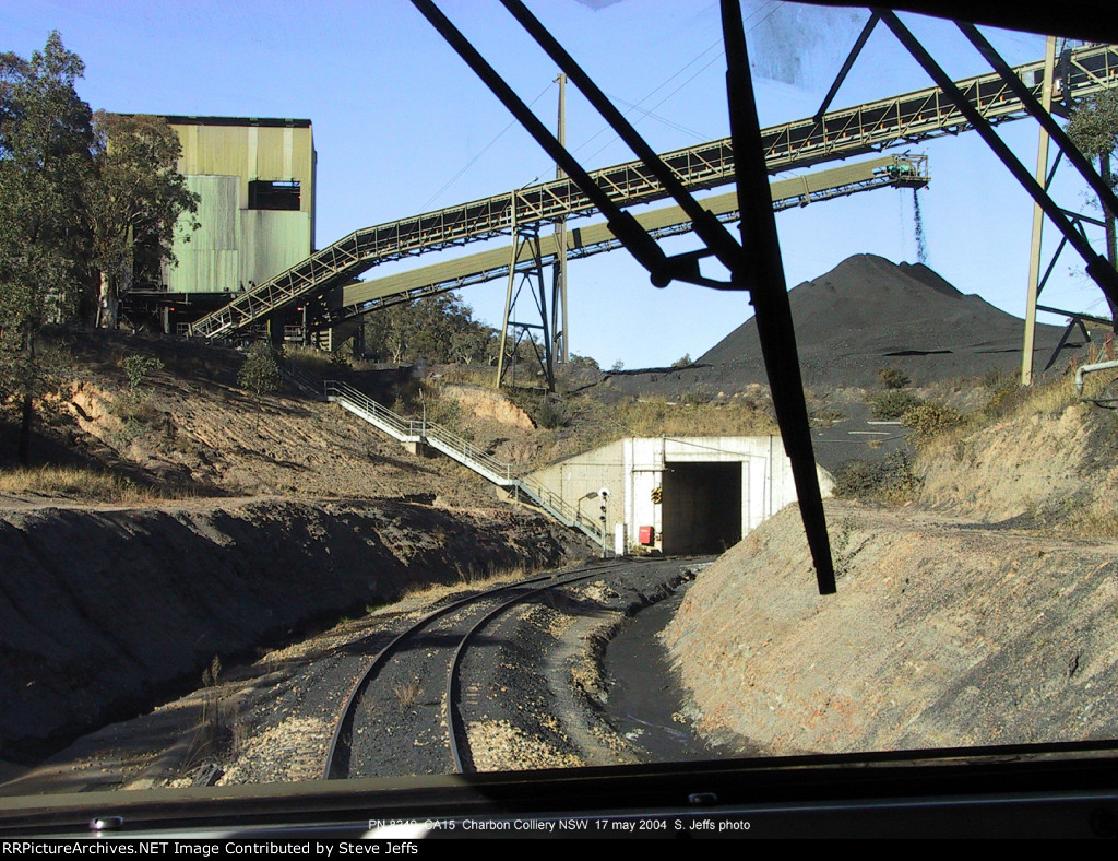 CA15 approaching loader