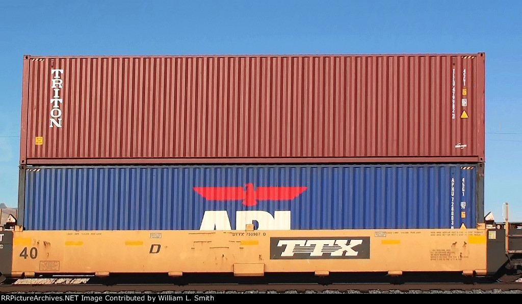 WB Intermodal Frt at Erie Passing Siding NV -110