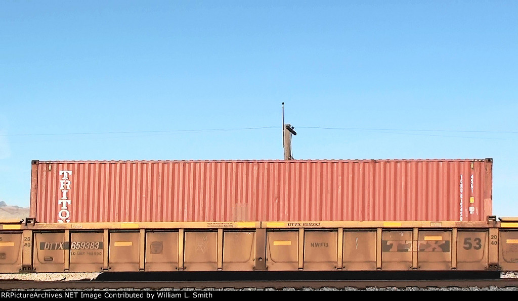 WB Intermodal Frt at Erie Passing Siding NV -121
