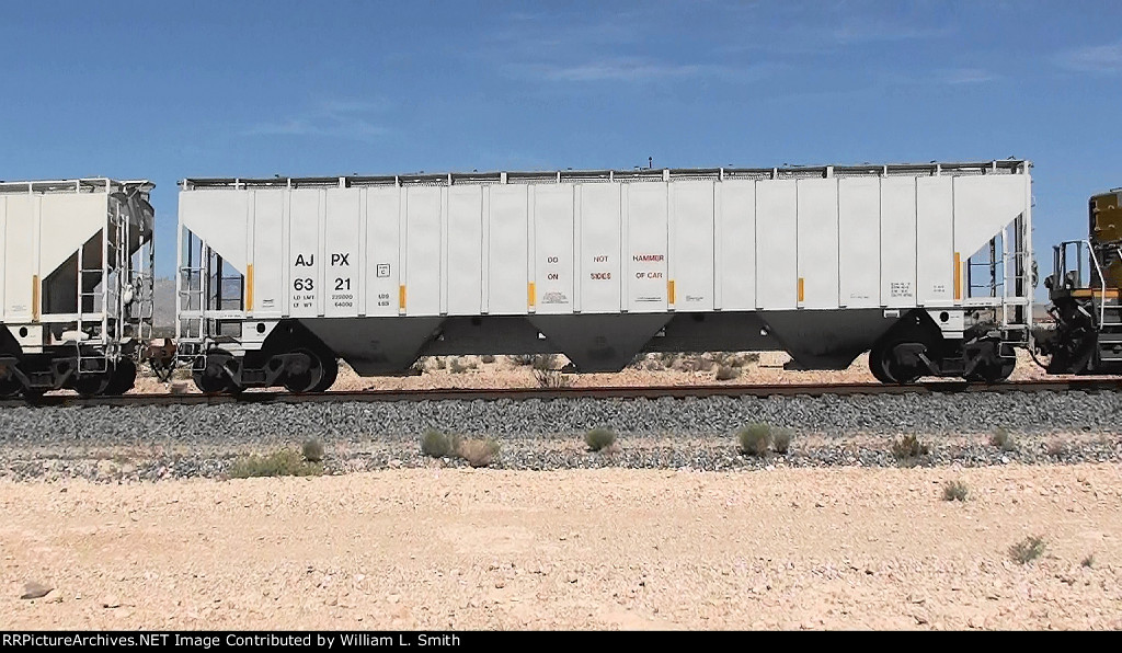 WB Mamifest Frt -HOT SHOT- at Erie NV -65