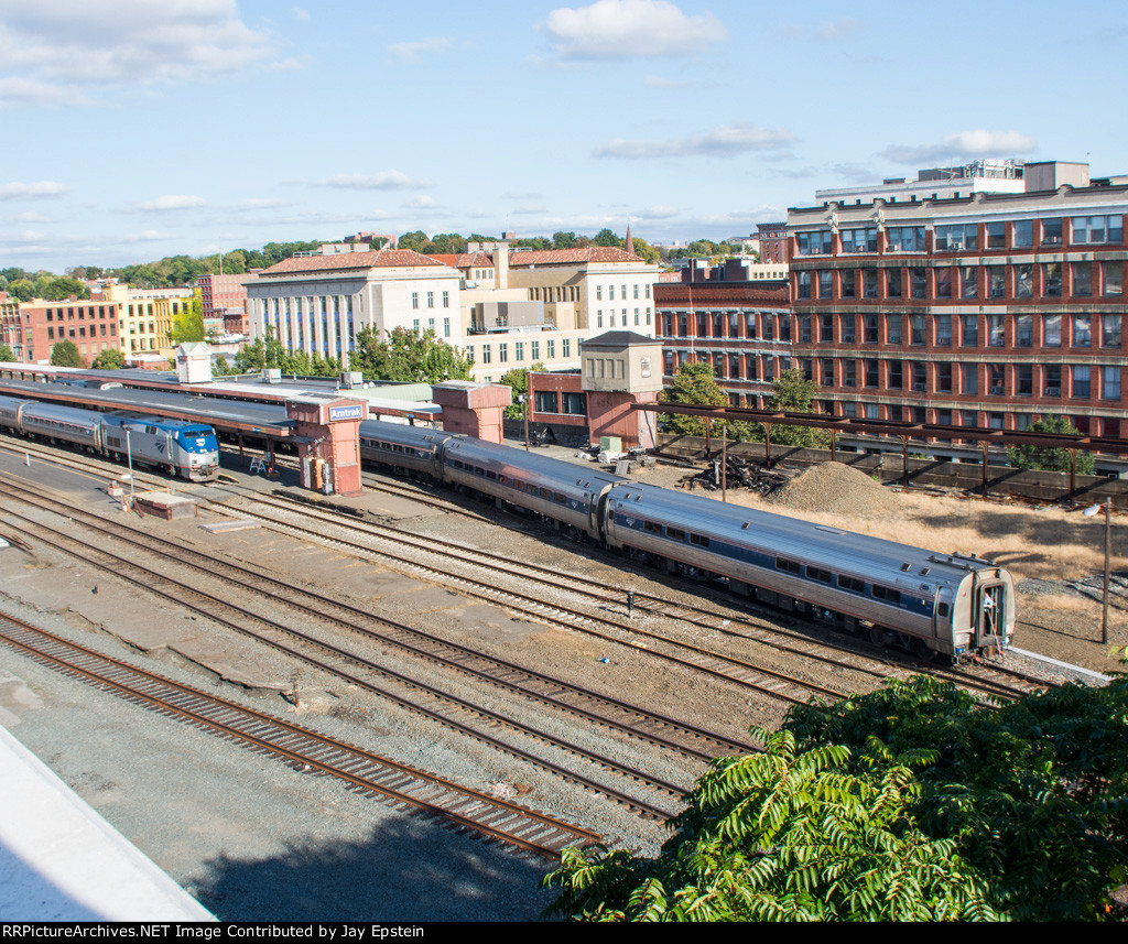 As soon as the Lake Shore clears, the Vermonter departs