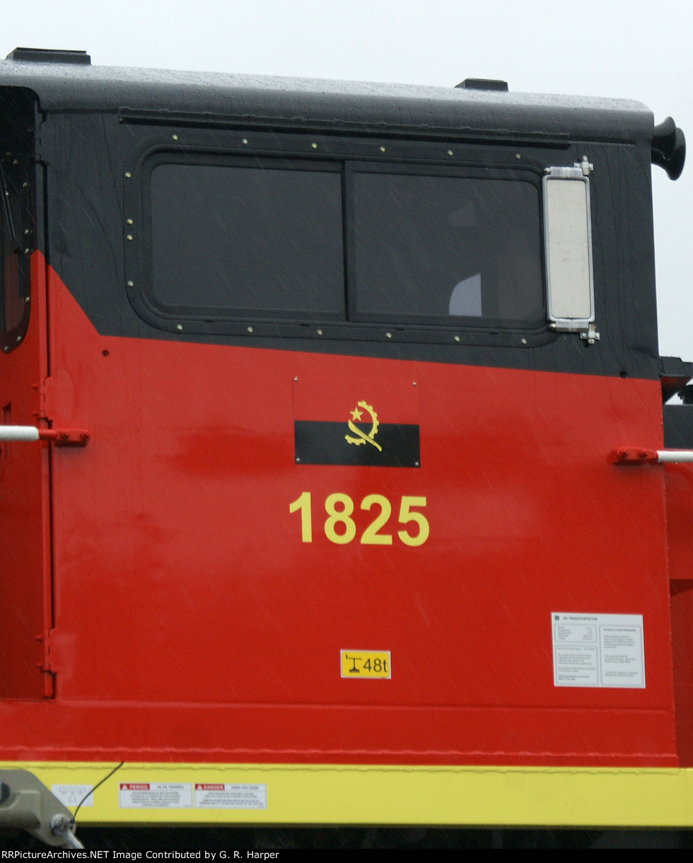 Resembling the Soviet hammer and sickle is the logo on the Angolan Flag