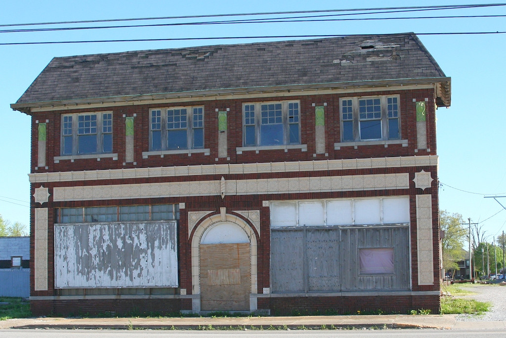 Structure by the tracks