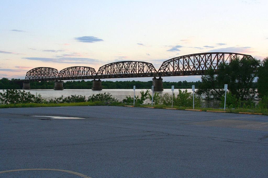 Bridge over the Ohio with BNSF coal train heading north