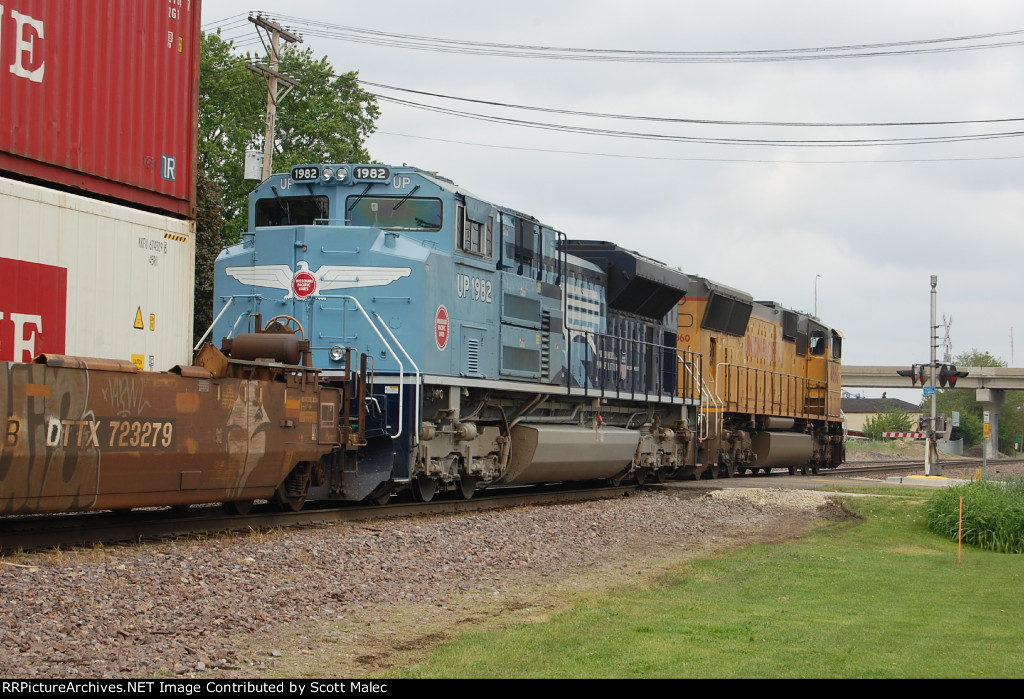UP 1982
