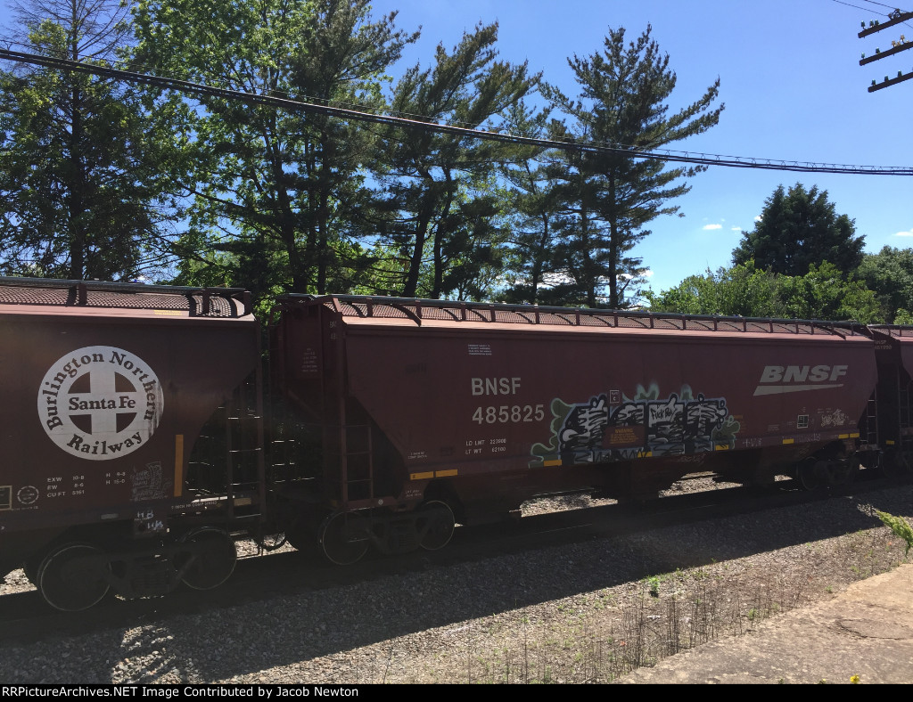 BNSF 485825