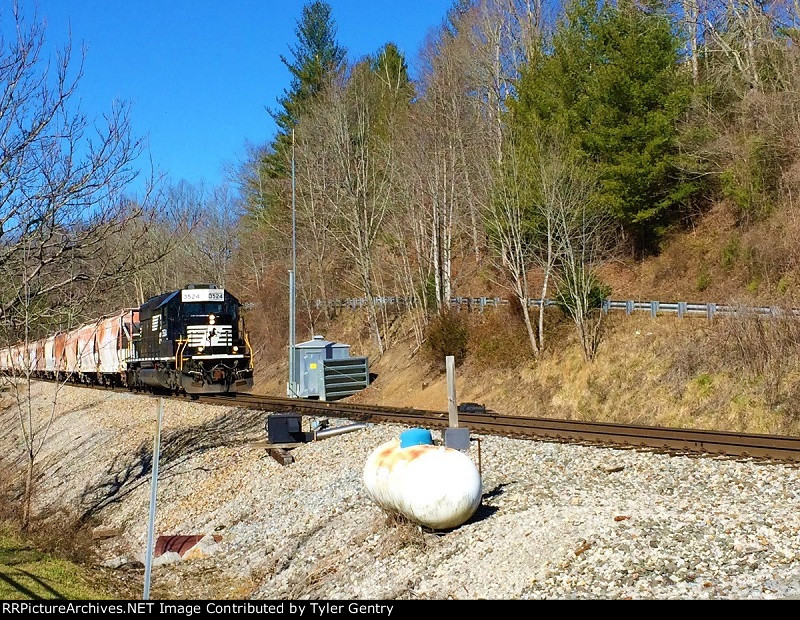 Passing Lonesome Pine Raceway