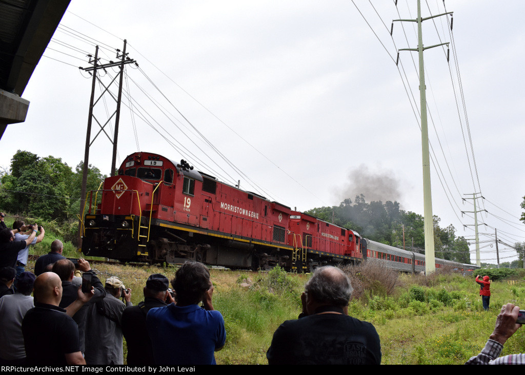 Farewell to the M&E Alco # 19 excursion