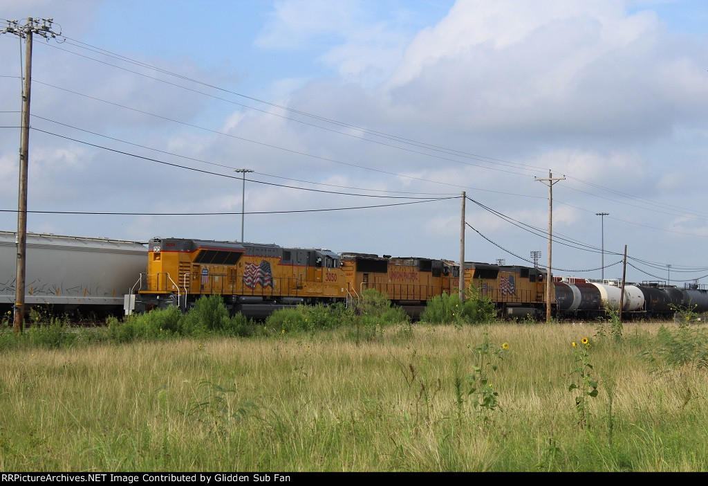 UP 3050 AH-T4 in Englewood Yard