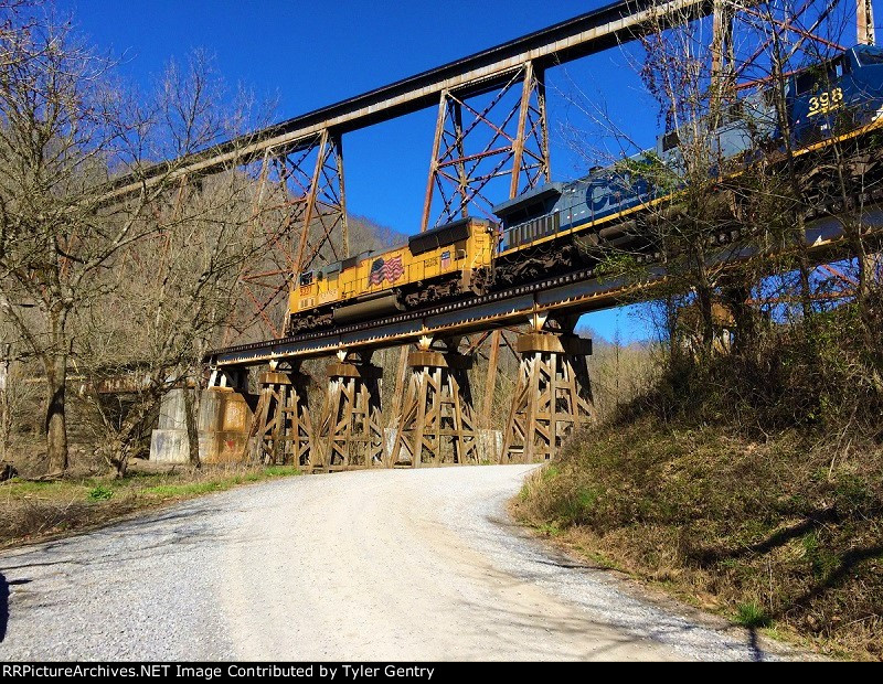 UP and CSX Power on NS